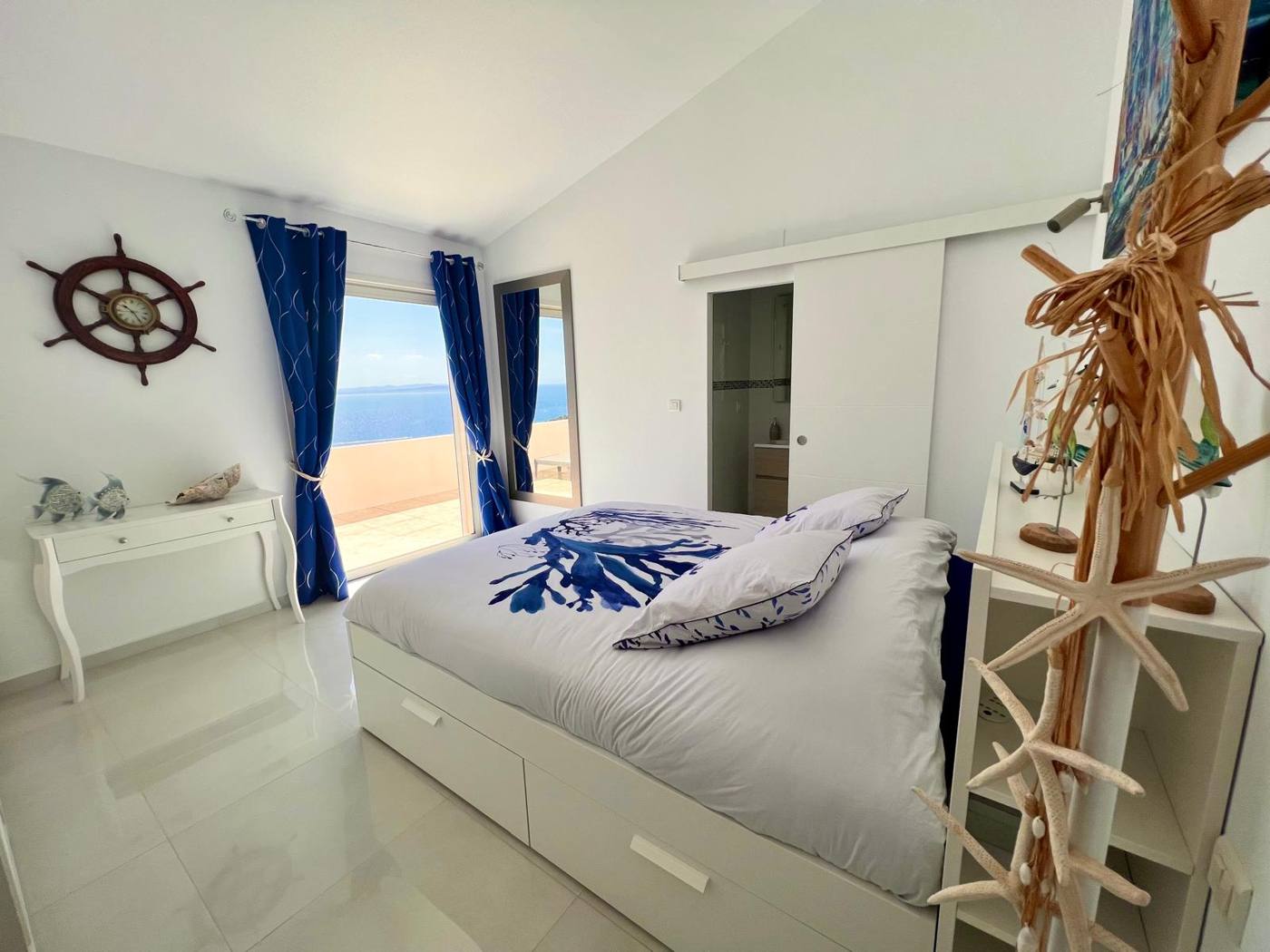 Doppelzimmer mit Meerblick, Balkon und eigenem Bad